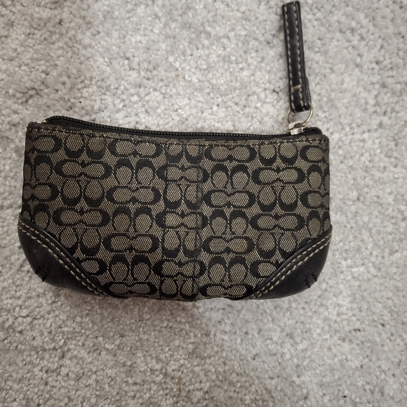 Coach SoHo Black & Gray Signature Coin Purse EUC - Picture 3 of 5